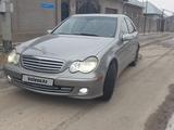 Mercedes-Benz C 240 2004 года за 4 300 000 тг. в Шымкент