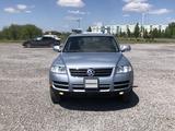 Volkswagen Touareg 2005 года за 5 350 000 тг. в Актобе – фото 3