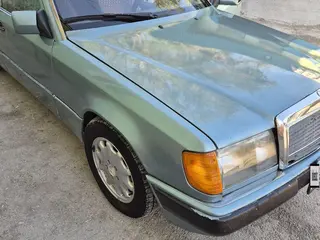 Mercedes-Benz E-Class, 1993