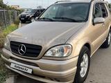 Mercedes-Benz ML 500 2003 годаүшін3 000 000 тг. в Уральск