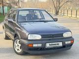 Volkswagen Golf 1994 года за 1 900 000 тг. в Алматы