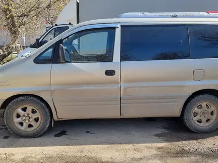 Hyundai Starex 1998 года за 2 100 000 тг. в Актобе