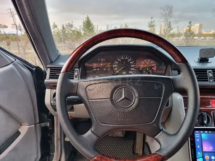 Mercedes-Benz E 220 1993 года за 3 000 000 тг. в Астана – фото 11