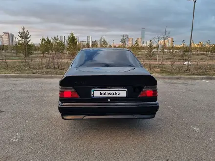 Mercedes-Benz E 220 1993 года за 3 000 000 тг. в Астана – фото 5