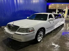 Lincoln Town Car, 2003
