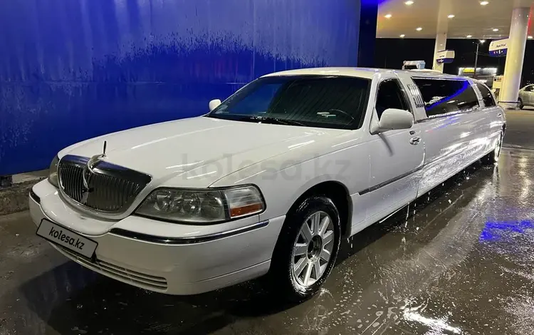 Lincoln Town Car 2003 годаүшін4 500 000 тг. в Алматы