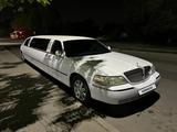 Lincoln Town Car 2003 года за 6 600 000 тг. в Алматы – фото 2