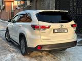 Toyota Highlander 2015 года за 17 100 000 тг. в Алматы – фото 4