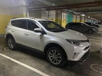 Toyota RAV4 2018 годаfor12 500 000 тг. в Астана