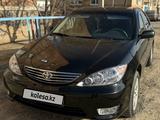 Toyota Camry 2002 года за 5 700 000 тг. в Атырау – фото 2