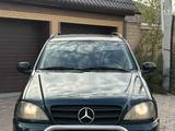 Mercedes-Benz ML 320 2000 годаүшін3 000 000 тг. в Атырау – фото 2