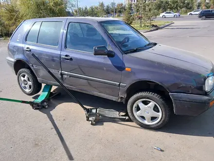 Volkswagen Golf 1994 года за 1 040 000 тг. в Астана – фото 20