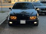 BMW 523 1998 года за 2 150 000 тг. в Атырау – фото 2