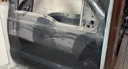 Дверь левая и правая за 150 тг. в Алматы