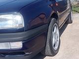 Volkswagen Vento 1993 года за 830 000 тг. в Шымкент – фото 2