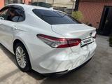 Toyota Camry 2019 года за 14 500 000 тг. в Шымкент – фото 4