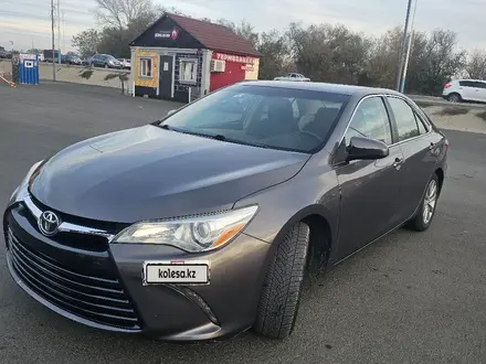 Toyota Camry 2014 года за 6 000 000 тг. в Актобе – фото 2