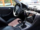 Mercedes-Benz C 200 2002 годаүшін3 600 000 тг. в Караганда – фото 3