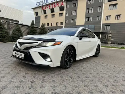 Toyota Camry 2019 года за 12 700 000 тг. в Алматы – фото 27