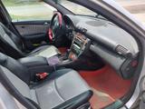 Mercedes-Benz C 180 2002 годаүшін1 900 000 тг. в Актобе – фото 4