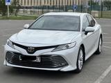 Toyota Camry 2018 года за 15 500 000 тг. в Уральск