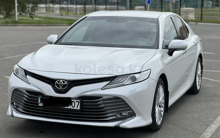 Toyota Camry 2018 года за 15 500 000 тг. в Уральск