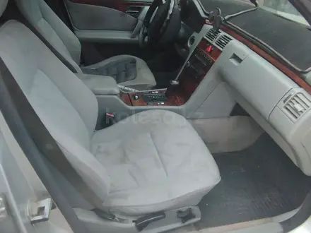 Mercedes-Benz E 280 1998 года за 2 500 000 тг. в Алматы – фото 5