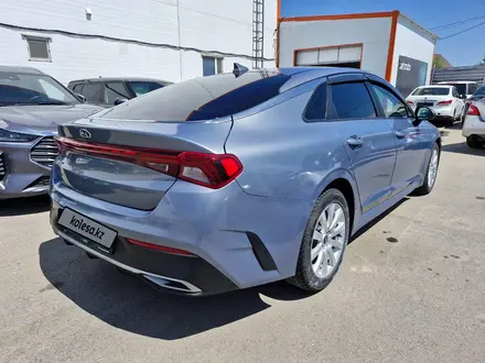 Kia K5 2021 года за 8 550 000 тг. в Алматы – фото 6