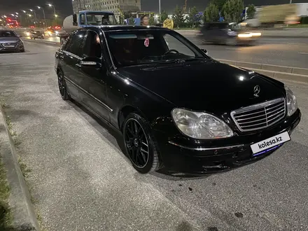 Mercedes-Benz S 500 2000 года за 3 500 000 тг. в Шымкент