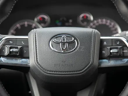 Toyota Land Cruiser 2022 года за 42 000 000 тг. в Алматы – фото 17