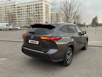 Toyota Highlander 2022 годаfor26 500 000 тг. в Алматы