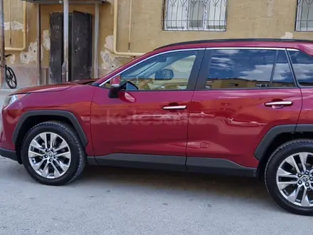 Toyota RAV4 2020 года за 15 500 000 тг. в Актау – фото 4