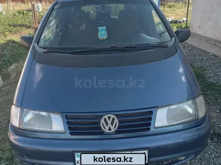 Volkswagen Sharan 1995 годаүшін1 850 000 тг. в Актобе