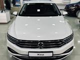 Volkswagen Passat 2022 года за 14 390 000 тг. в Шымкент – фото 2