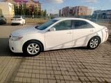 Toyota Camry 2010 года за 6 800 000 тг. в Актобе – фото 2