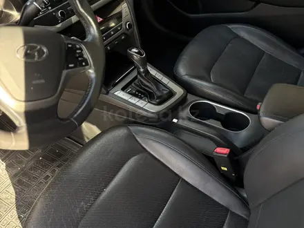 Hyundai Elantra 2017 года за 7 500 000 тг. в Алматы – фото 13