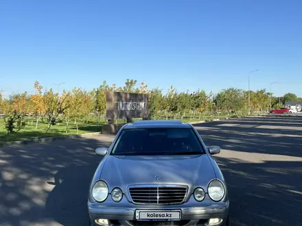 Mercedes-Benz E 320 2001 года за 5 200 000 тг. в Туркестан – фото 2