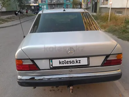 Mercedes-Benz E 230 1992 года за 1 300 000 тг. в Алматы – фото 2