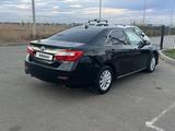 Toyota Camry 2012 года за 7 850 000 тг. в Уральск – фото 2