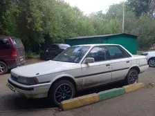 Toyota Camry, 1987