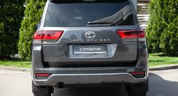 Toyota Land Cruiser 2022 года за 48 990 000 тг. в Алматы – фото 5