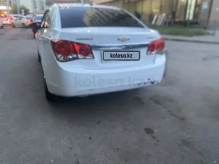 Chevrolet Cruze 2012 года за 2 100 000 тг. в Астана – фото 7
