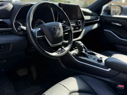 Toyota Highlander 2023 года за 24 000 000 тг. в Уральск – фото 13