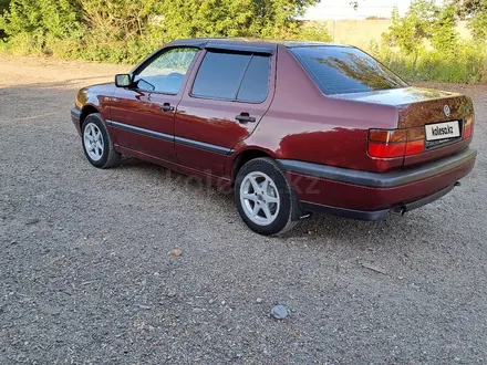 Volkswagen Vento 1994 года за 1 750 000 тг. в Усть-Каменогорск – фото 17