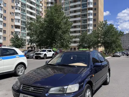 Toyota Camry 1999 года за 3 400 000 тг. в Астана – фото 2