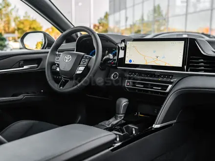Toyota Camry Luxe 2025 года за 23 190 000 тг. в Астана – фото 6