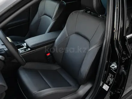 Toyota Camry Luxe 2025 года за 23 190 000 тг. в Астана – фото 7