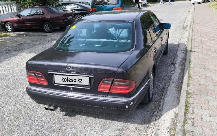 Mercedes-Benz E 230 1995 года за 2 000 000 тг. в Шымкент