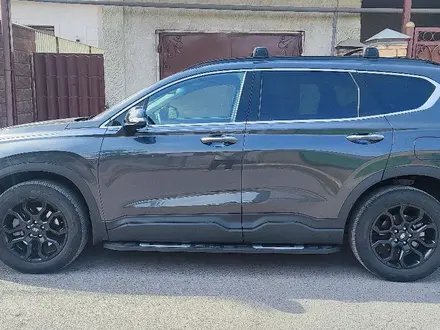 Hyundai Santa Fe 2021 года за 12 600 000 тг. в Алматы – фото 2