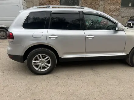 Volkswagen Touareg 2007 года за 5 300 000 тг. в Алматы – фото 4